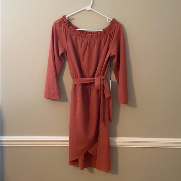 NWT Ali & Jay Off The Shoulder Dress - Picture 6 of 8